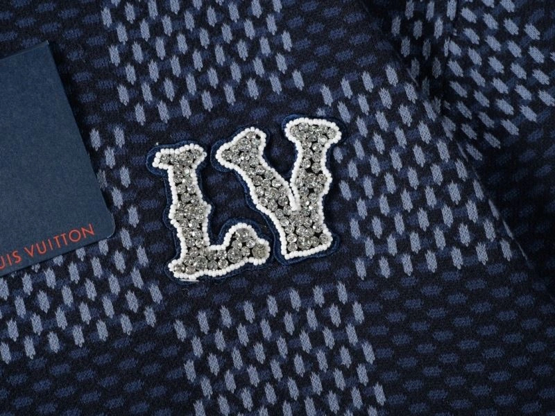Louis Vuitton T-Shirts Versatile 138100