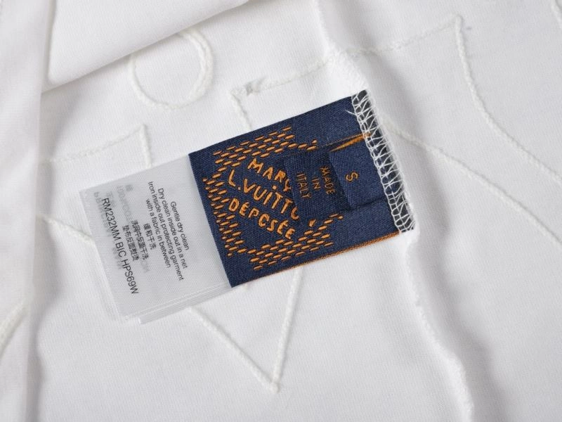 Fashionable Louis Vuitton T-Shirts 138092
