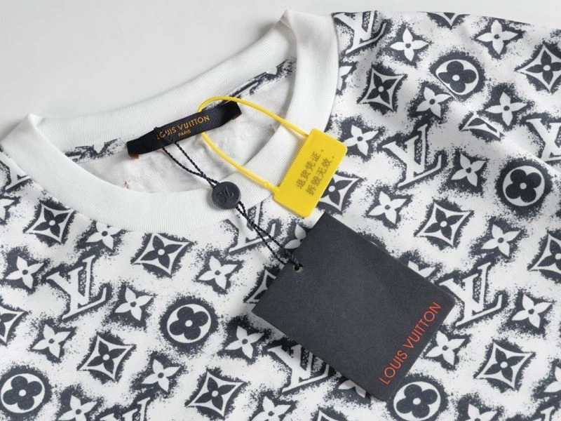 Louis Vuitton T-Shirts Durable 138108