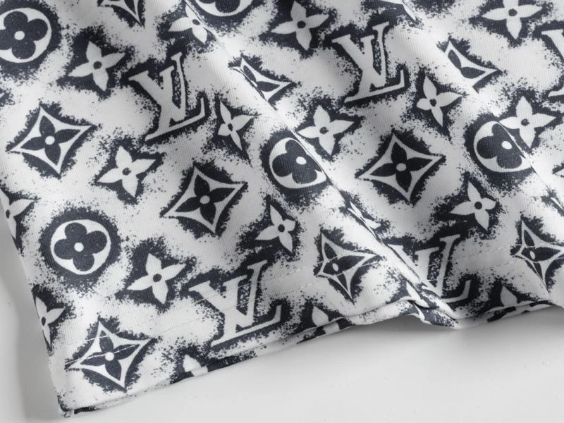 Louis Vuitton T-Shirts Durable 138108