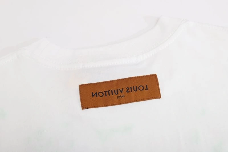 Sporty Louis Vuitton T-Shirts 138091
