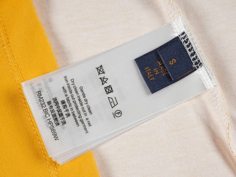 Stretchable Louis Vuitton T-Shirts 138090