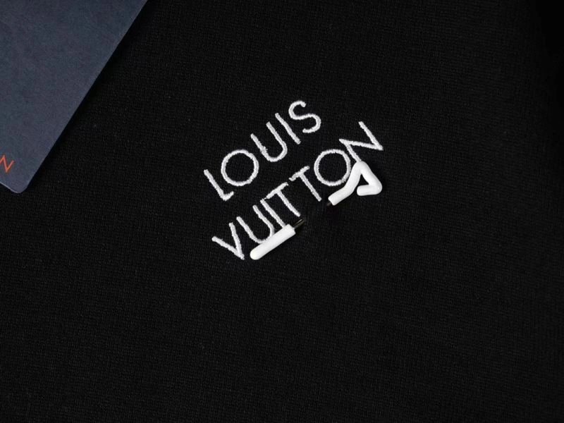 Elegant Louis Vuitton T-Shirts 138079