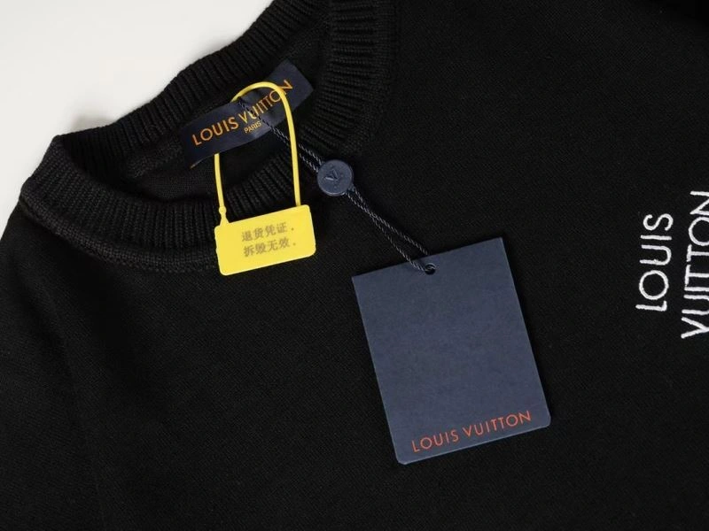 Elegant Louis Vuitton T-Shirts 138079