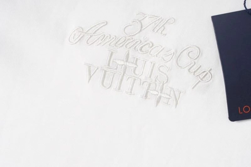 Refined Louis Vuitton T-Shirts 138061