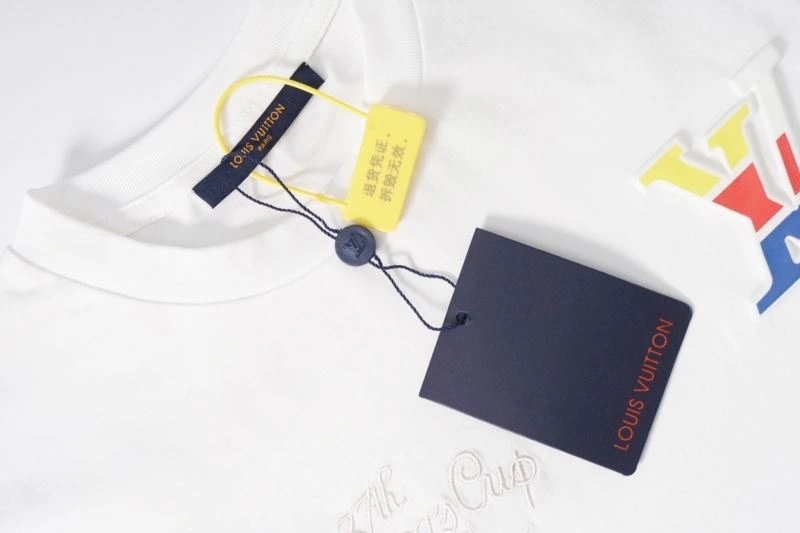 Refined Louis Vuitton T-Shirts 138061