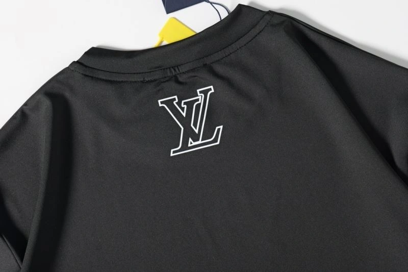 Louis Vuitton T-Shirts Lightweight 138068
