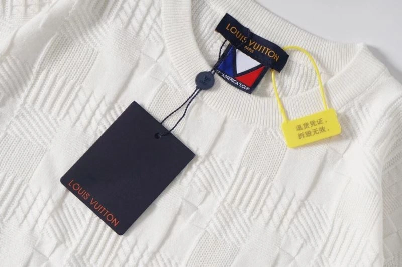 Tailored Louis Vuitton T-Shirts 138057
