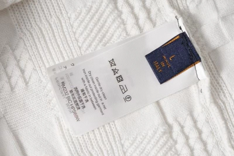 Tailored Louis Vuitton T-Shirts 138057