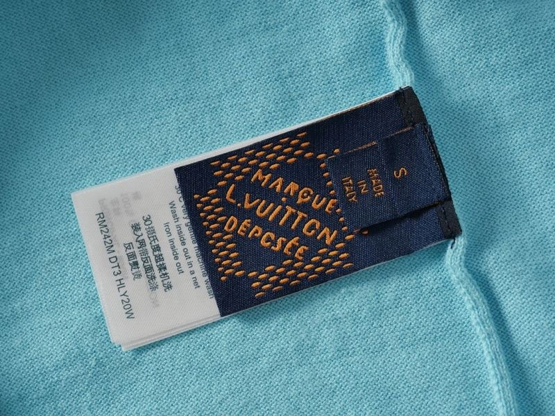 Modern Louis Vuitton T-Shirts 138019