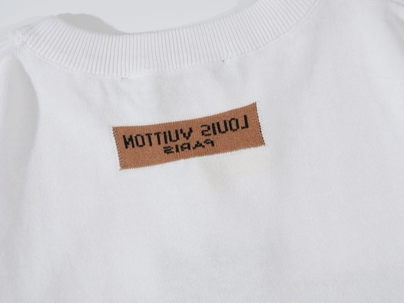 Stylish Louis Vuitton T-Shirts 138037