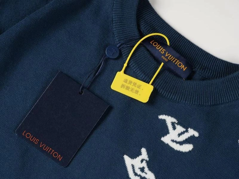 Versatile Louis Vuitton T-Shirts 138014