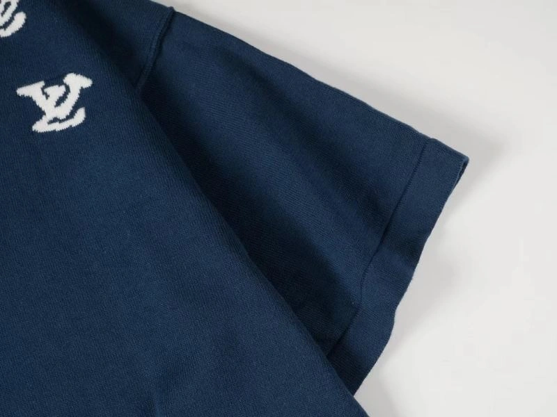 Versatile Louis Vuitton T-Shirts 138014