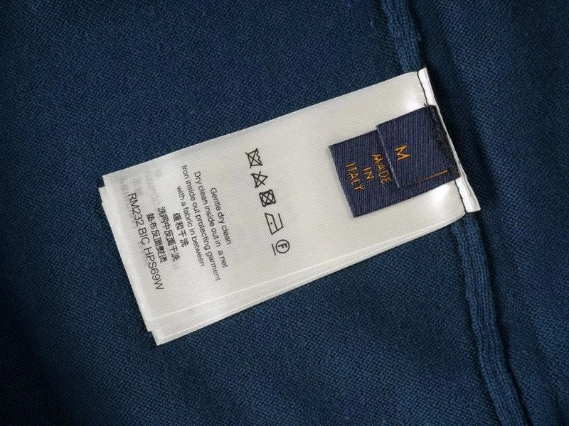 Versatile Louis Vuitton T-Shirts 138014