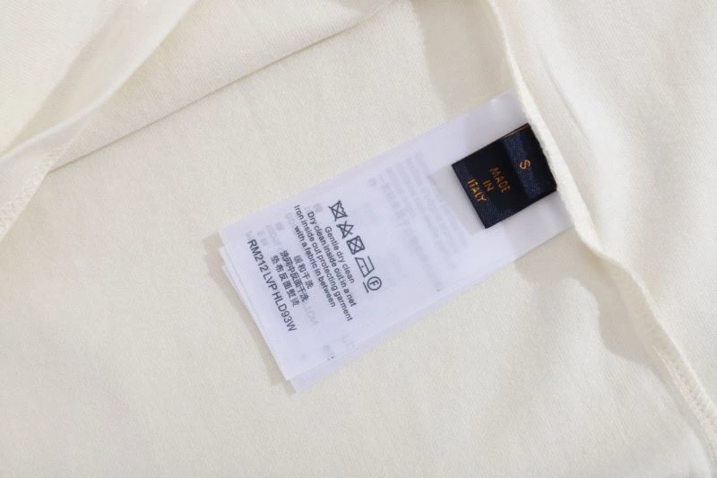 Practical Louis Vuitton T-Shirts 138020