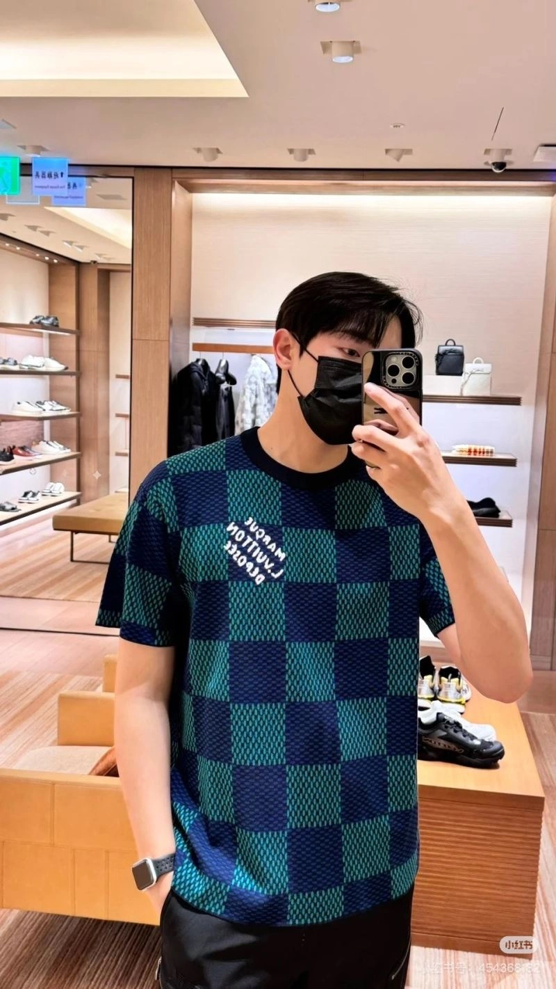EyeCatching Louis Vuitton T-Shirts 138015