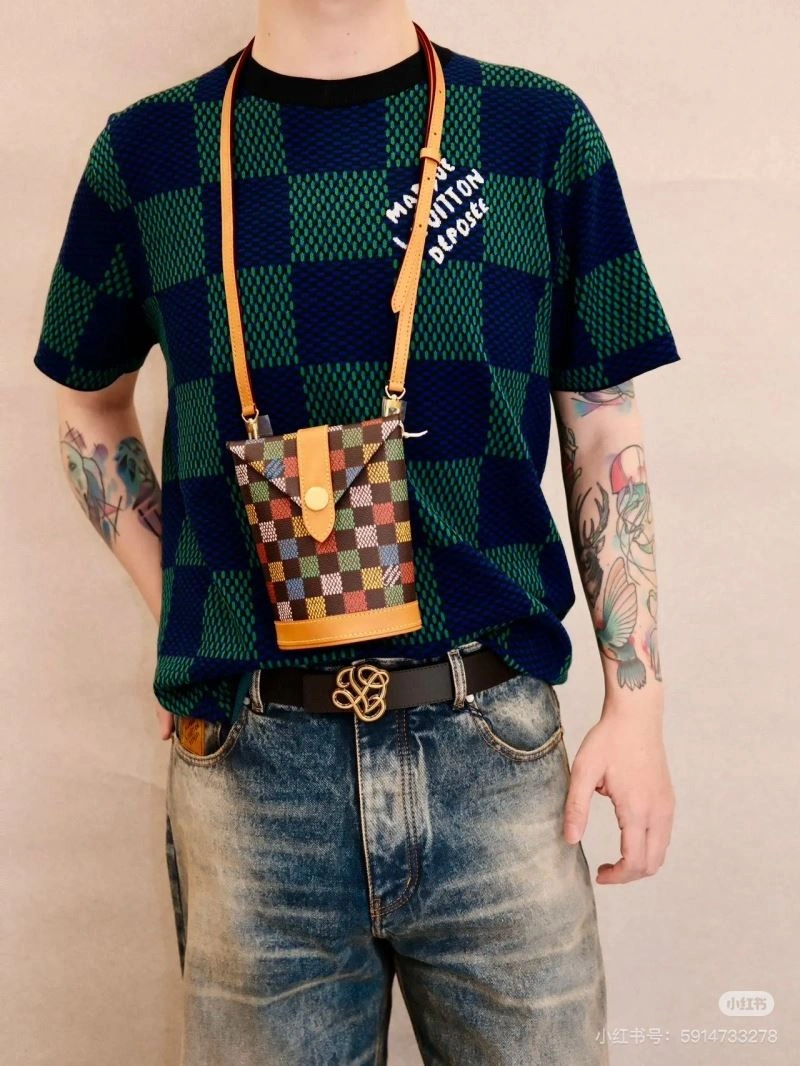 EyeCatching Louis Vuitton T-Shirts 138015