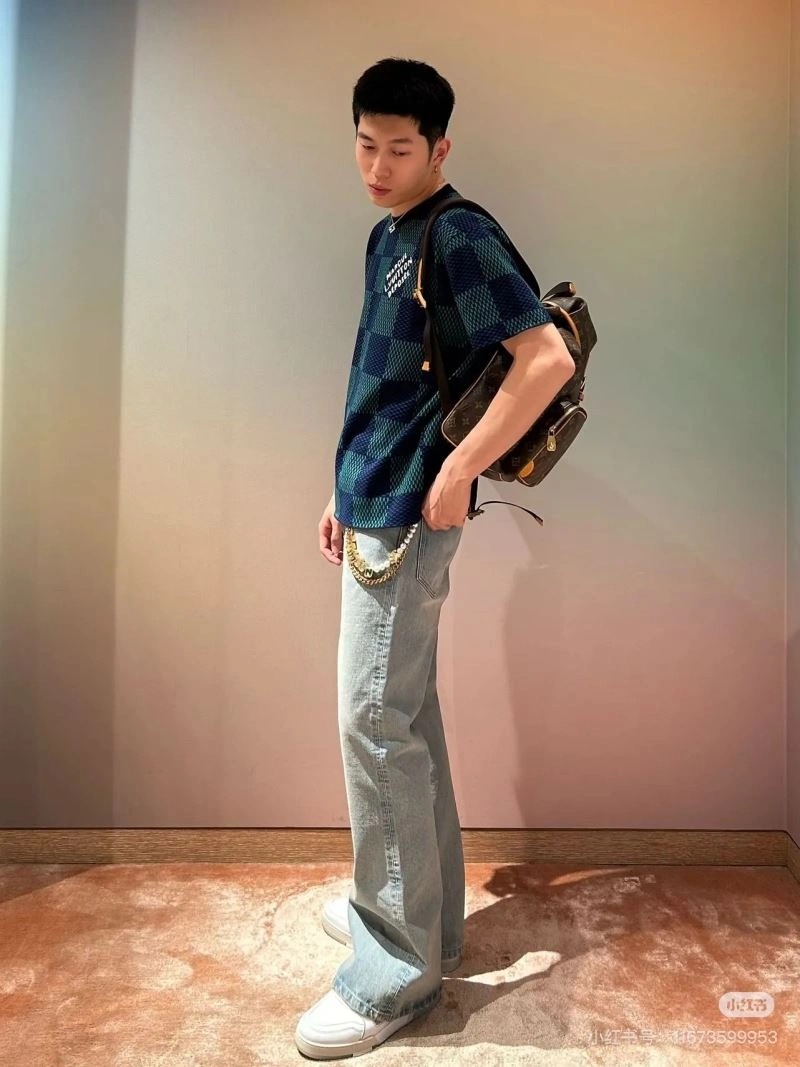 EyeCatching Louis Vuitton T-Shirts 138015