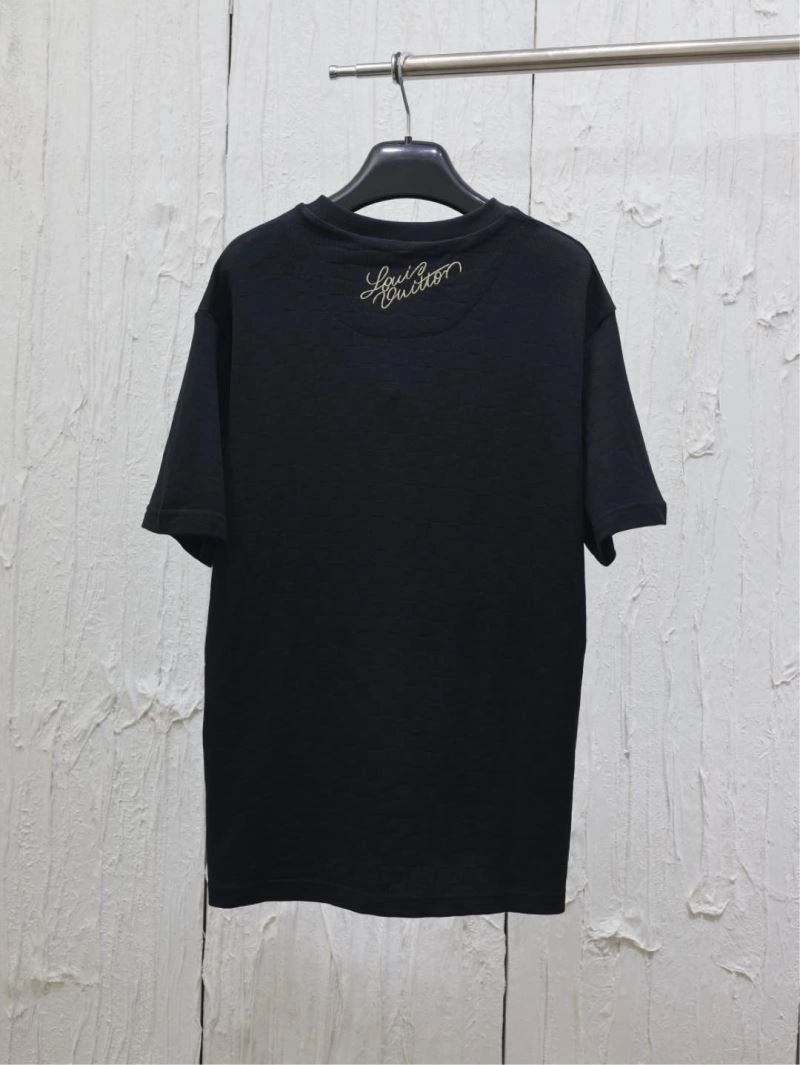 Effortless Louis Vuitton T-Shirts 138007