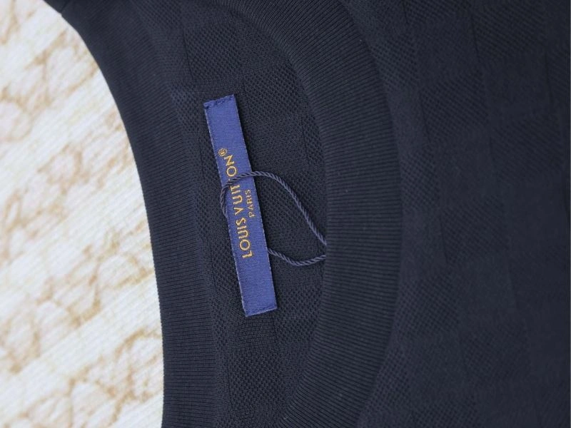 Effortless Louis Vuitton T-Shirts 138007