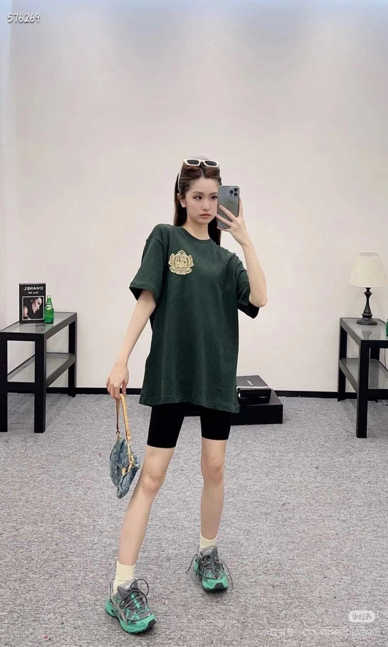 Effortless Louis Vuitton T-Shirts 138007