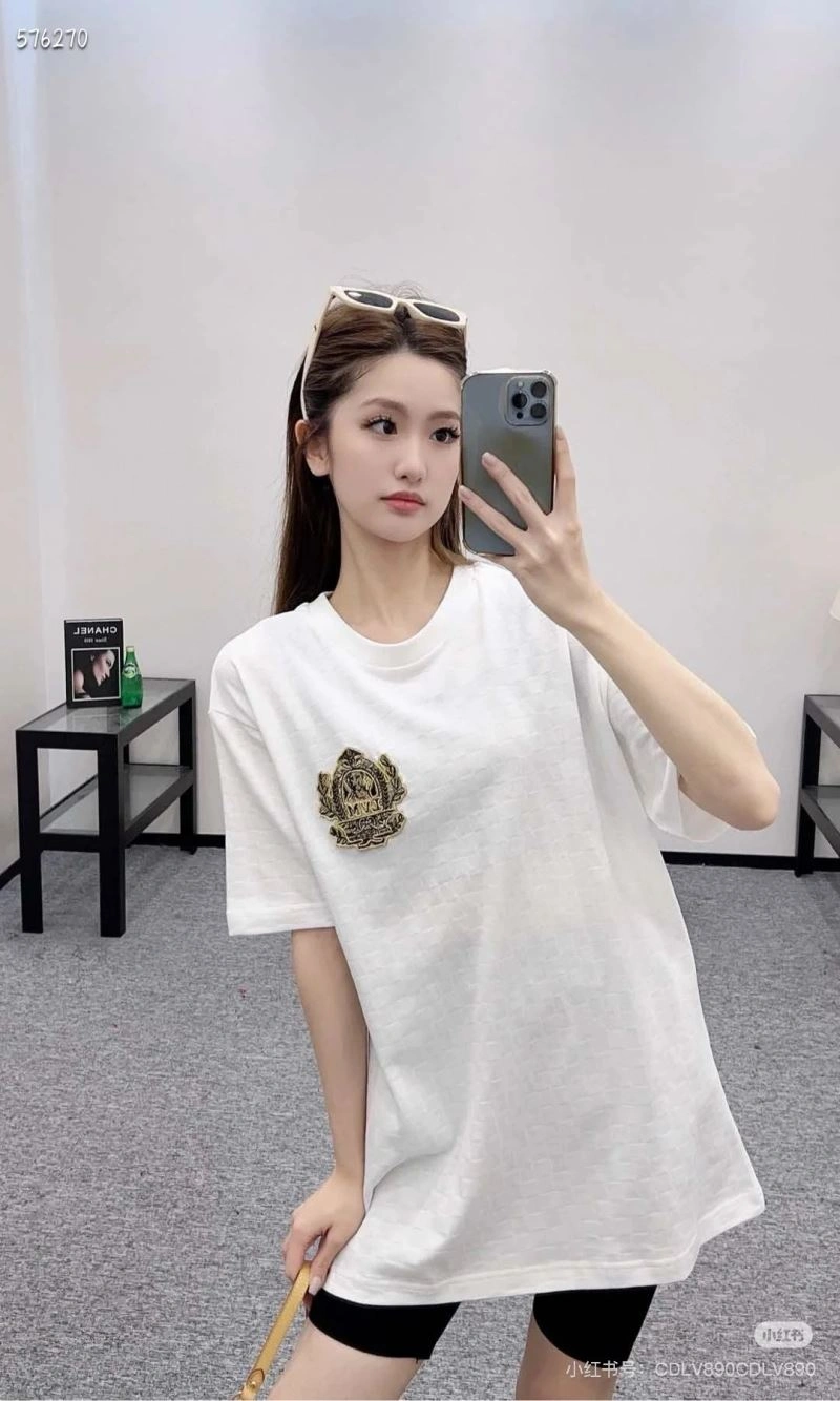 Effortless Louis Vuitton T-Shirts 138007