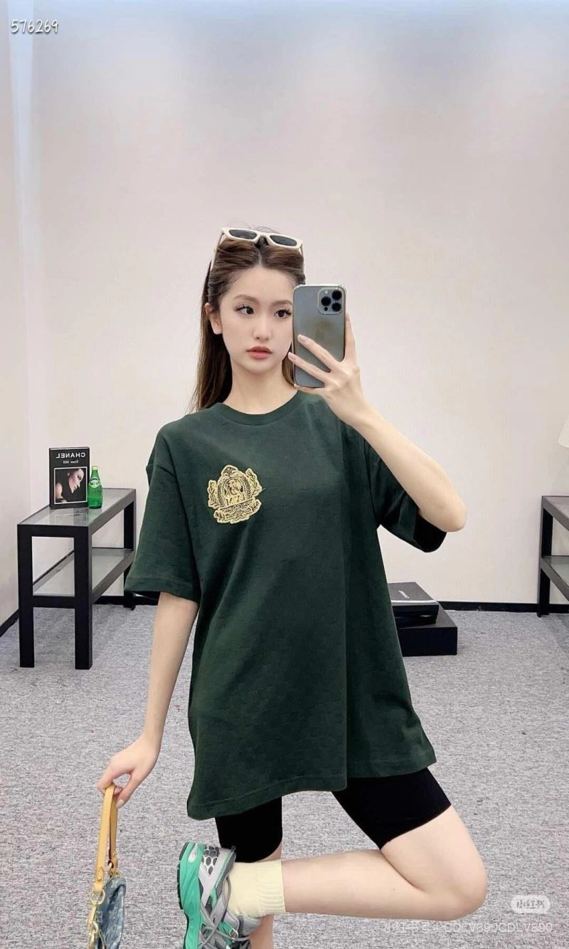 Effortless Louis Vuitton T-Shirts 138007