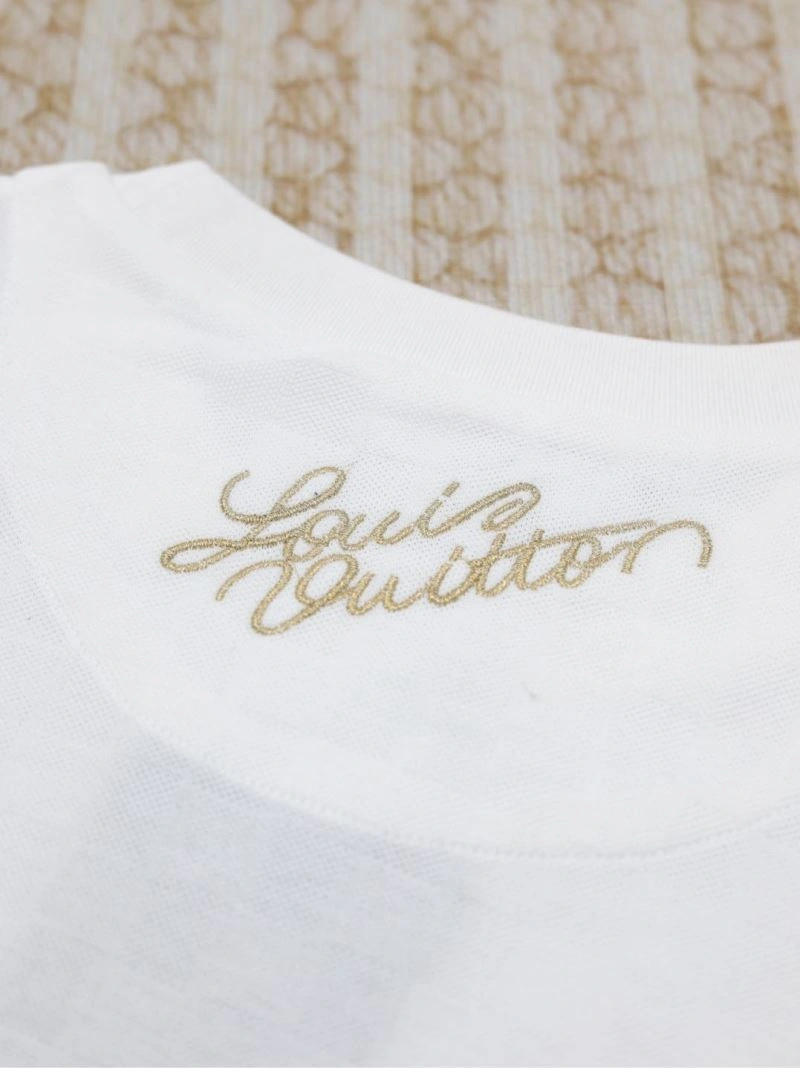 Bold Louis Vuitton T-Shirts 138004