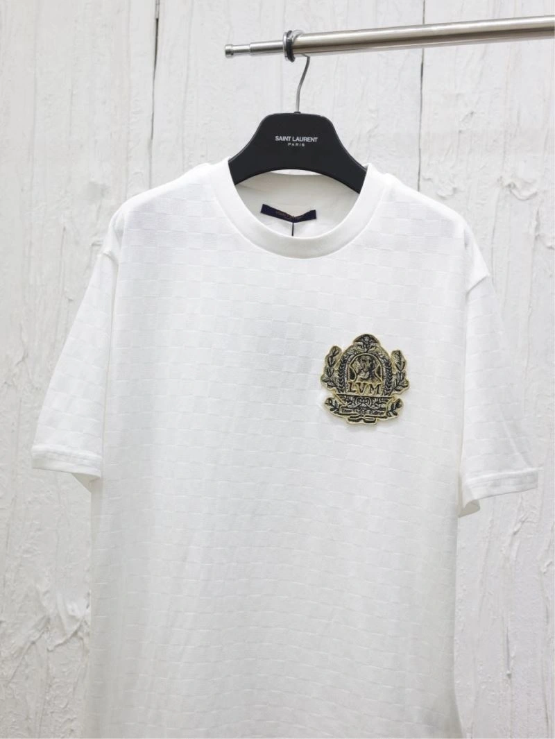 Bold Louis Vuitton T-Shirts 138004