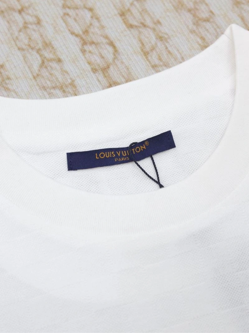 Bold Louis Vuitton T-Shirts 138004
