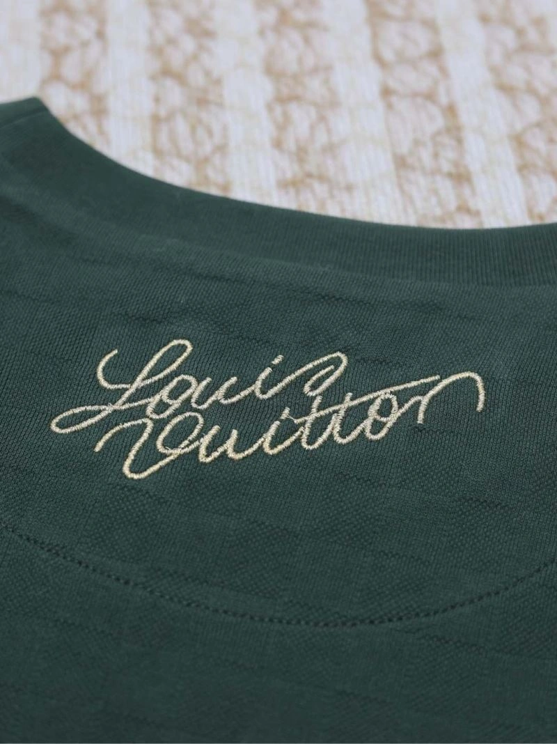 Elegant Louis Vuitton T-Shirts 138001