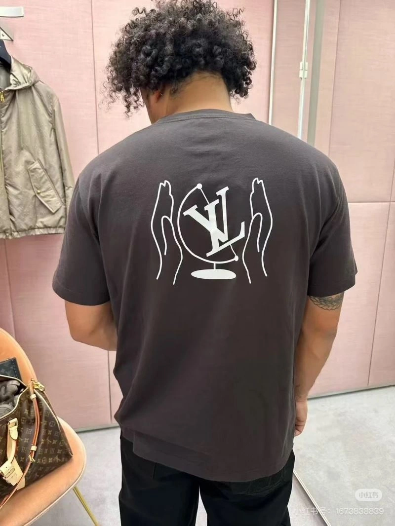 Trendy Louis Vuitton T-Shirts 137988
