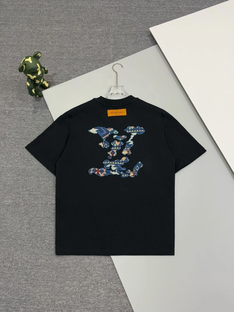 WellDesigned Louis Vuitton T-Shirts 137972