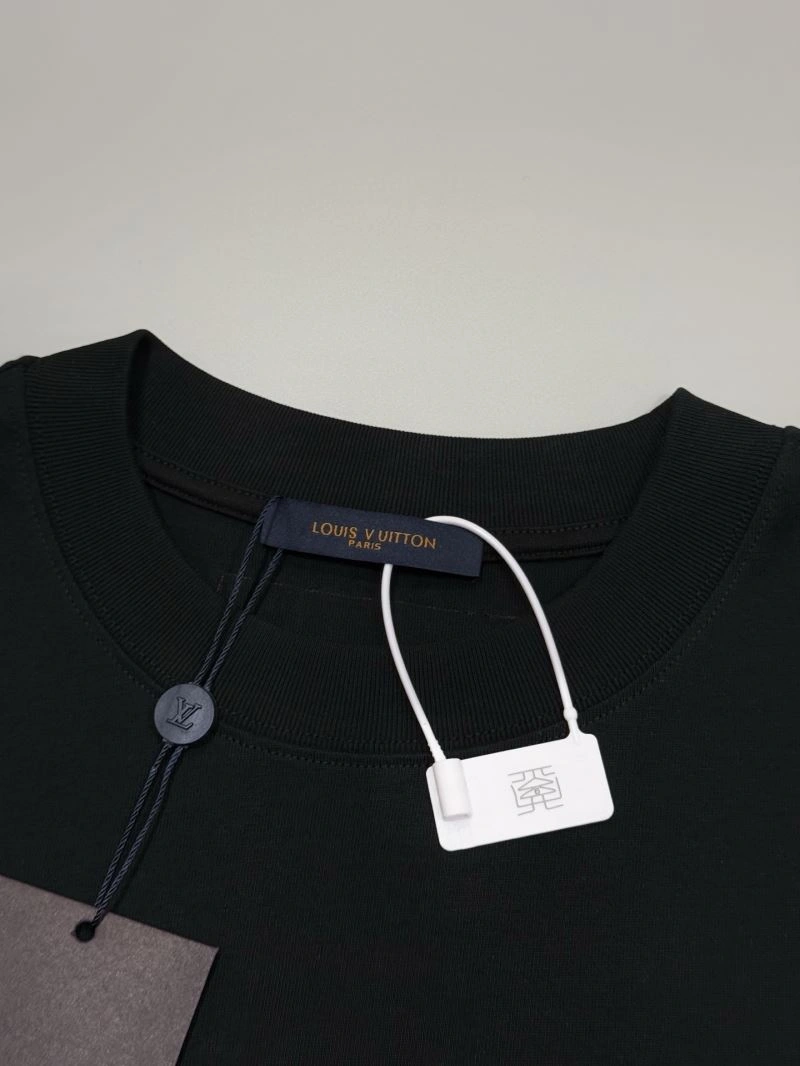 WellDesigned Louis Vuitton T-Shirts 137972