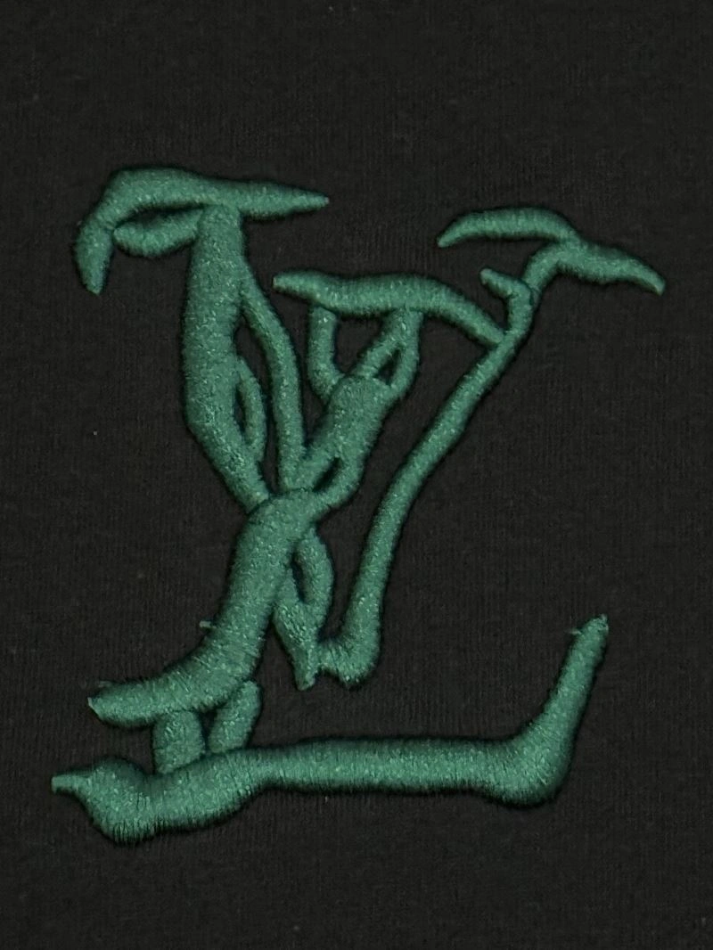 Sustainable Louis Vuitton T-Shirts 137984