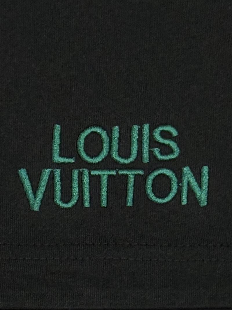 Sustainable Louis Vuitton T-Shirts 137984