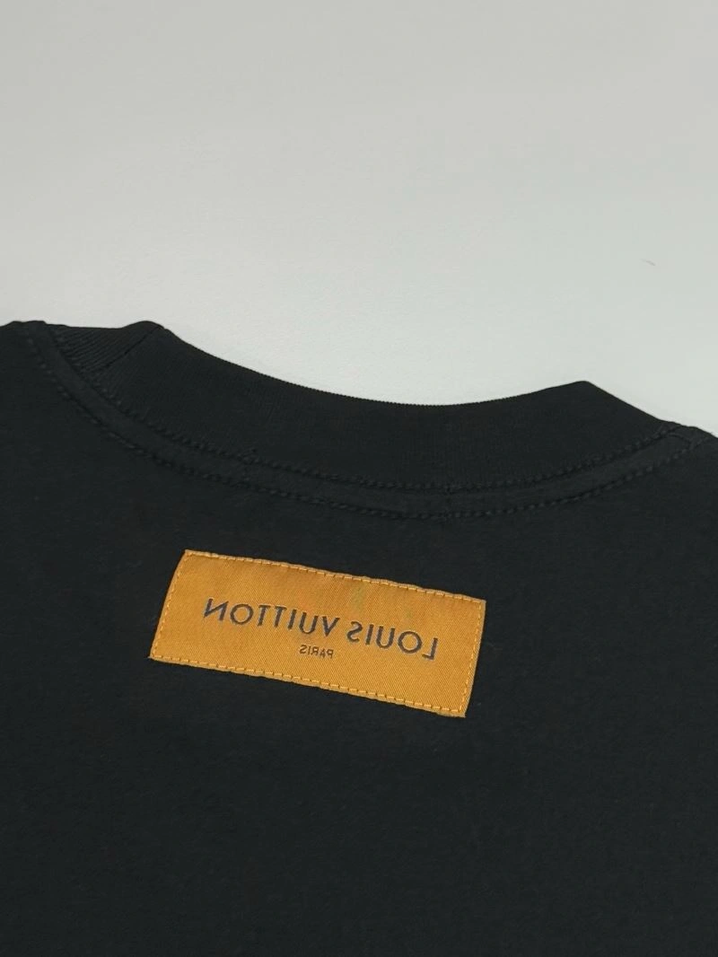 Sustainable Louis Vuitton T-Shirts 137984