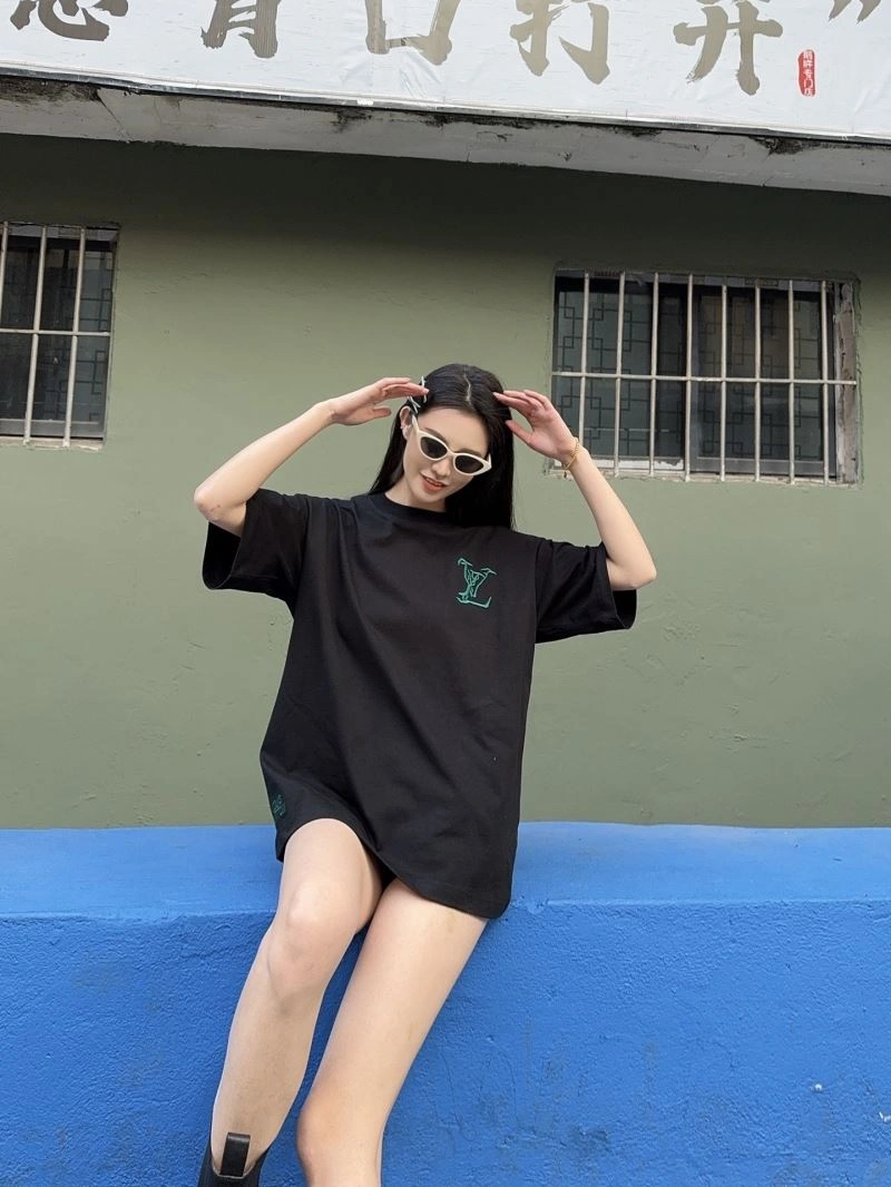 Sustainable Louis Vuitton T-Shirts 137984