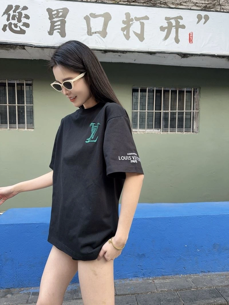 Sustainable Louis Vuitton T-Shirts 137984