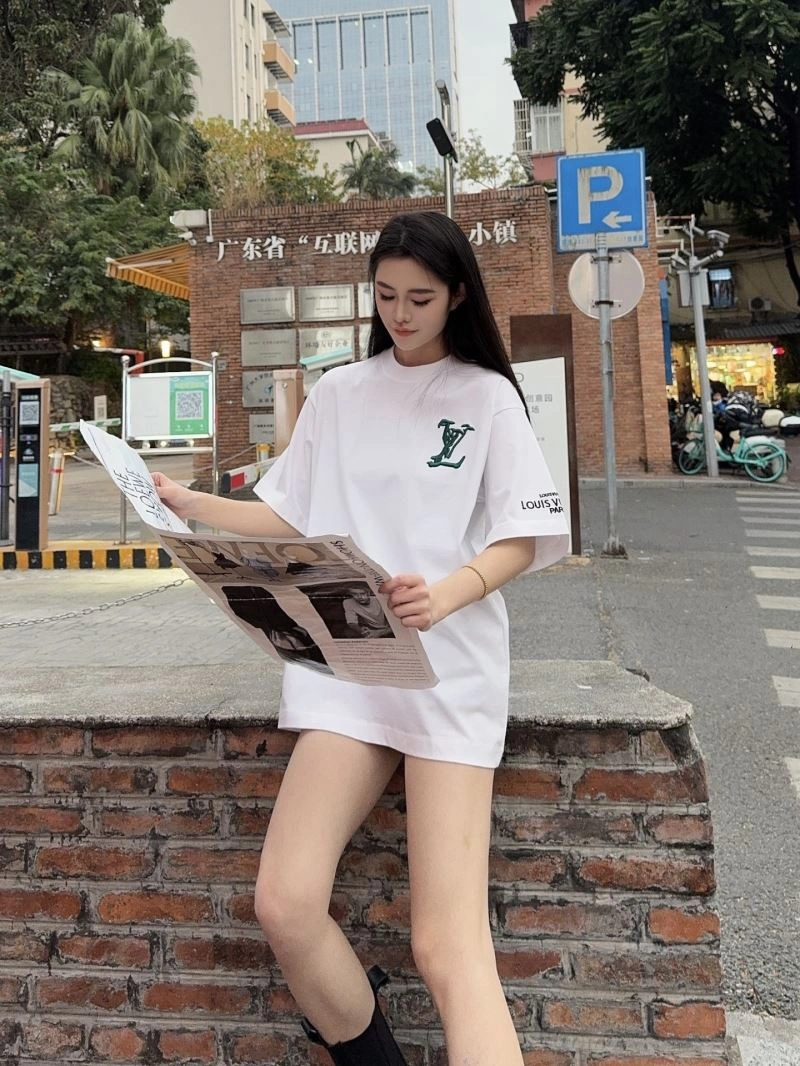 Louis Vuitton T-Shirts EasyMatch 137978