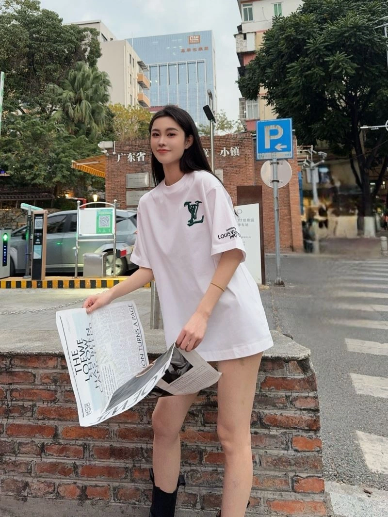 Louis Vuitton T-Shirts EasyMatch 137978