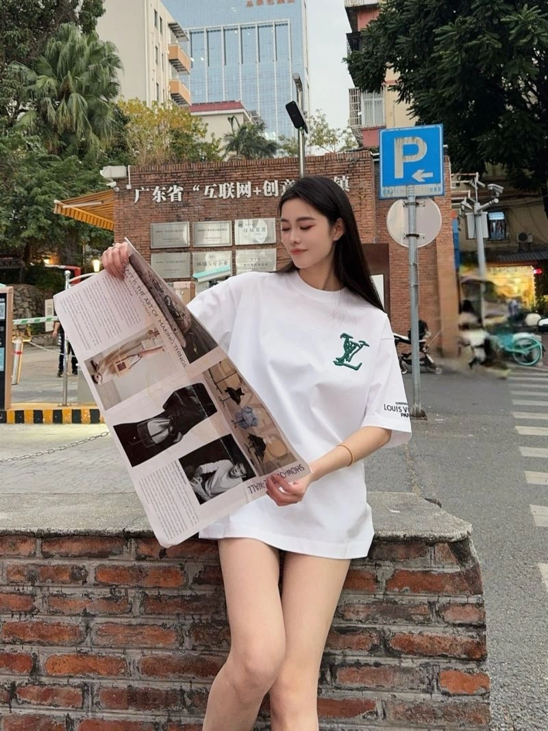 Louis Vuitton T-Shirts EasyMatch 137978
