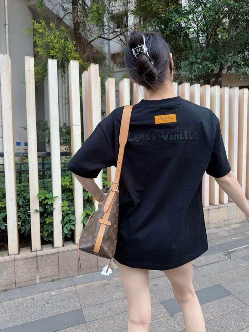 Louis Vuitton T-Shirts Soft 137976