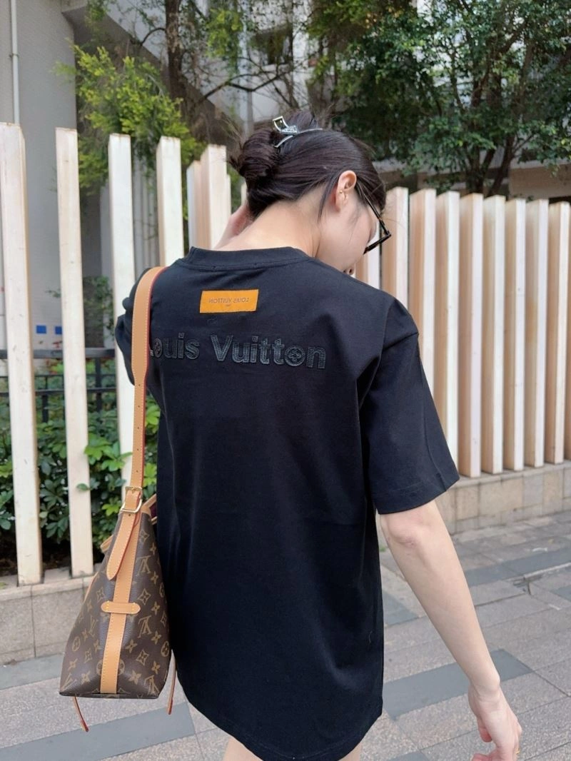 Louis Vuitton T-Shirts Soft 137976