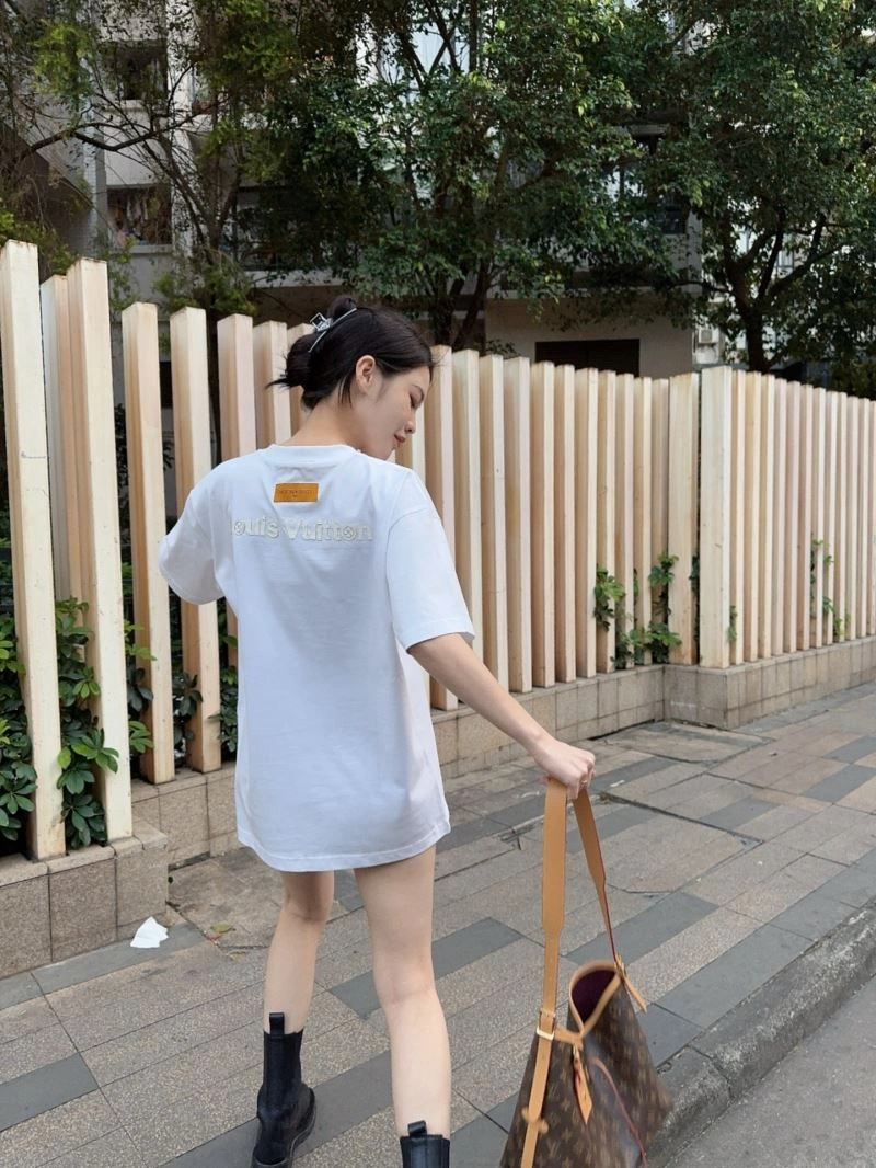 Louis Vuitton T-Shirts Timeless 137983