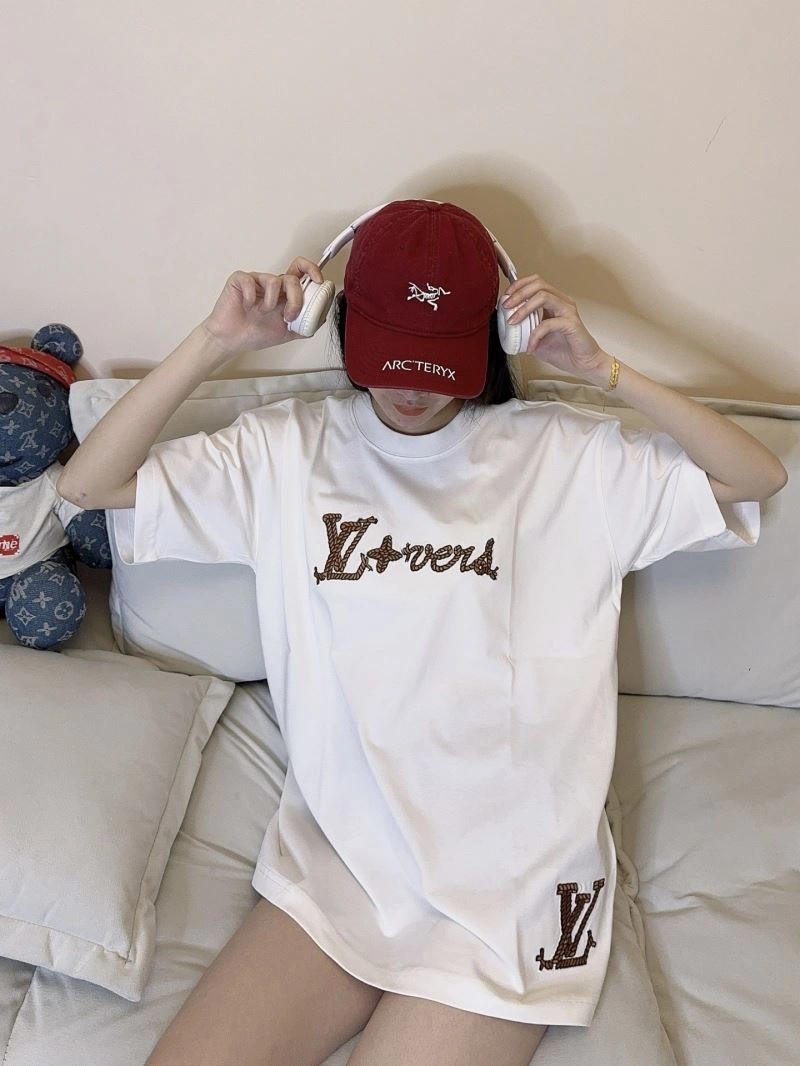 Compact Louis Vuitton T-Shirts 137970