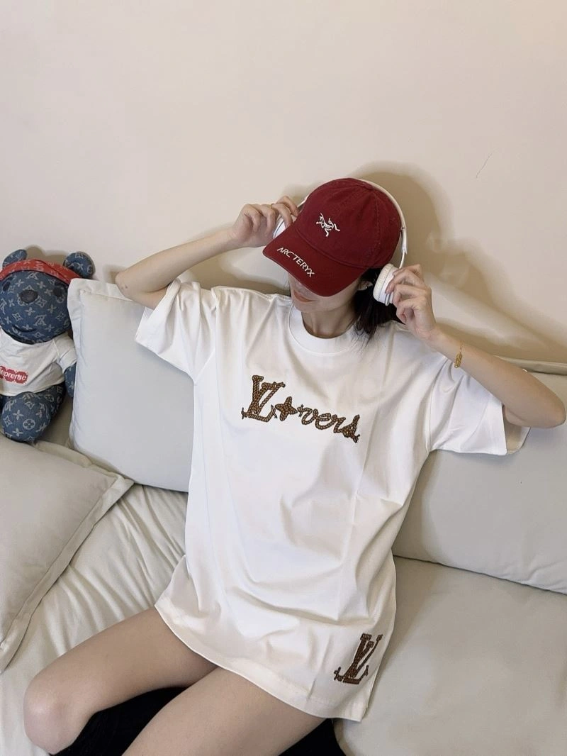 Compact Louis Vuitton T-Shirts 137970