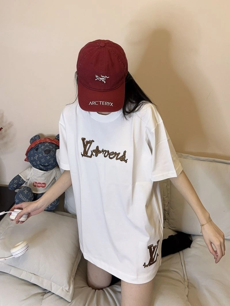 Compact Louis Vuitton T-Shirts 137970