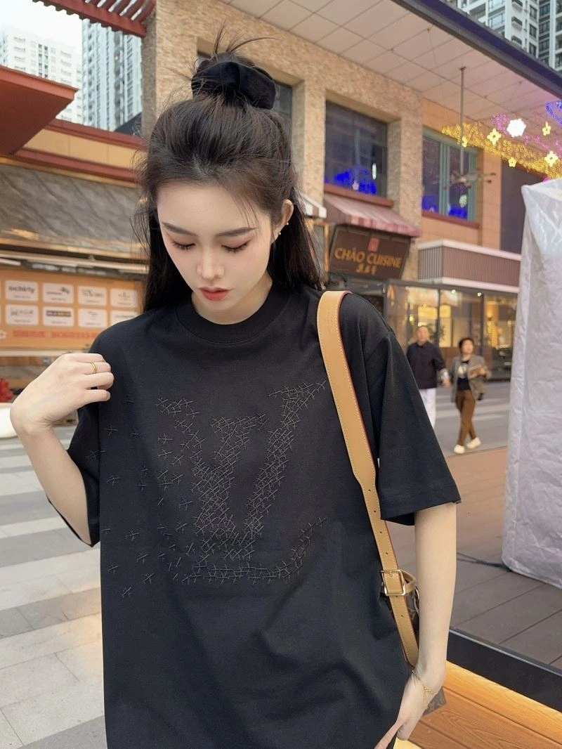 Timeless Louis Vuitton T-Shirts 137975