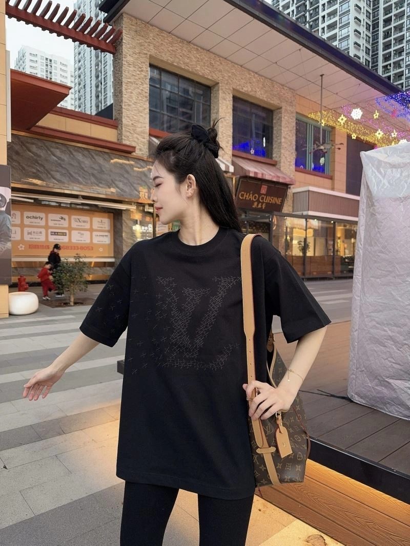 Timeless Louis Vuitton T-Shirts 137975